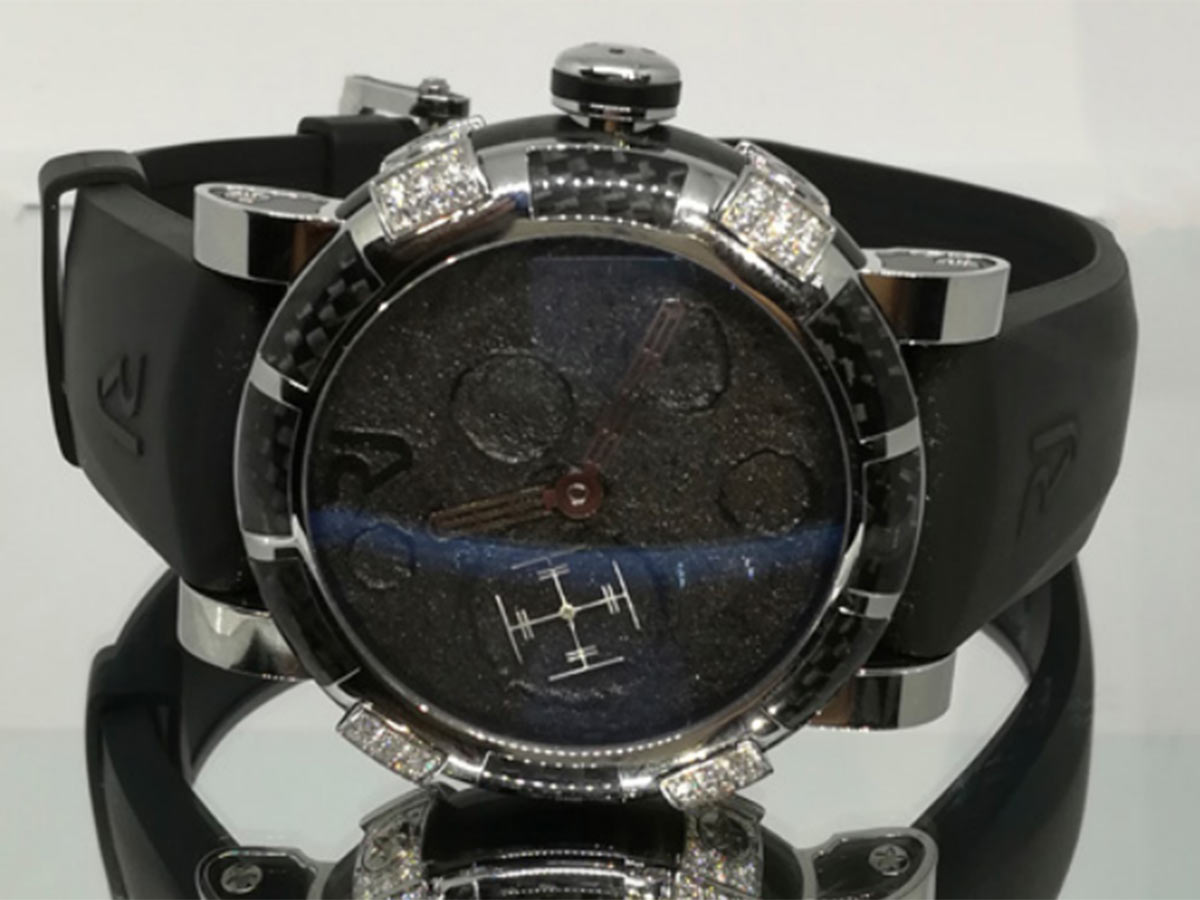 Reloj de la marca Romain Jerome con costo de $179,900