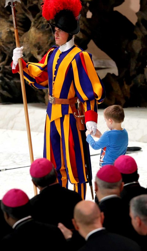 Un 'diablillo' regocija al papa Francico