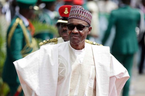 Presidente de Nigeria niega ser un 'doble', como se rumora en el país