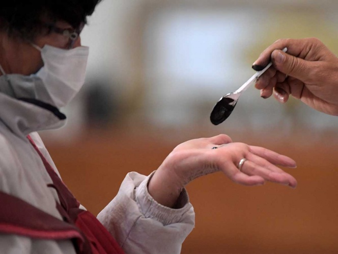 Fotos del Miércoles de Ceniza en el mundo: católicos se 'encomiendan' a la sanidad