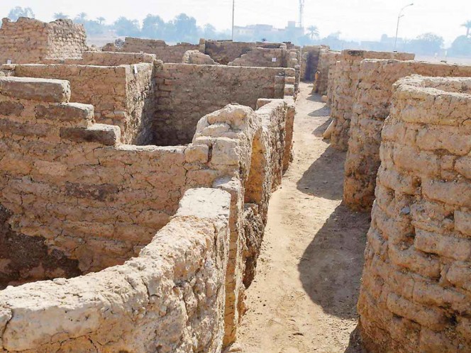 La misión arqueológica descubrió esta ciudad cerca de Luxor. Fotos: Reuters