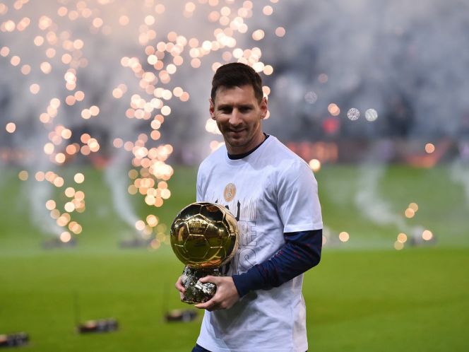 Messi presume su Balón de Oro en el Parque de los Príncipes. Noticias en tiempo real