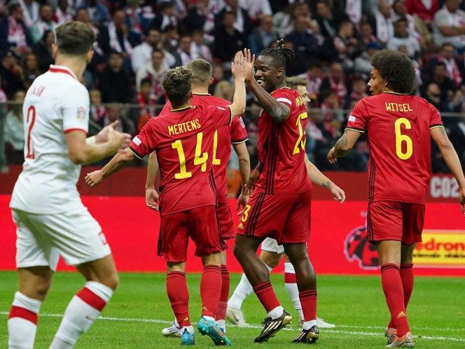 Bélgica celebra un gol ante Polonia.